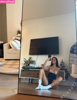 peytenxo [ peytenxo-5 ] - Do you think this pose suits me? When I look at these photos, I get