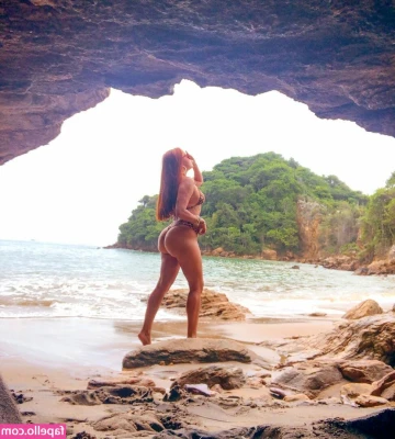 Camila Fernandes [ camila-fernandes ] - Miss me    I miss my fans