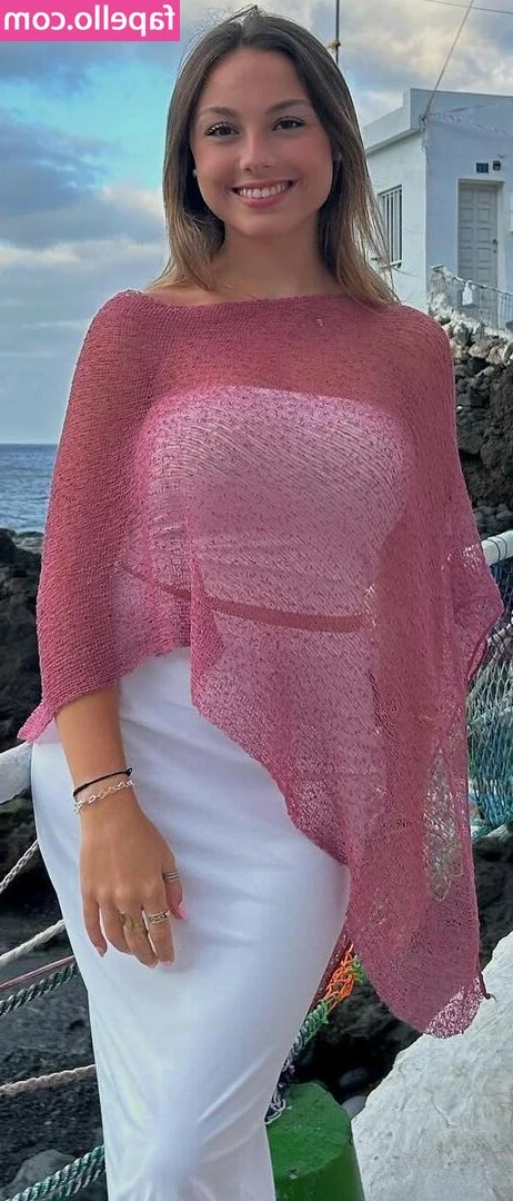 Elena Moya [ elena-moya ] - Just chillin