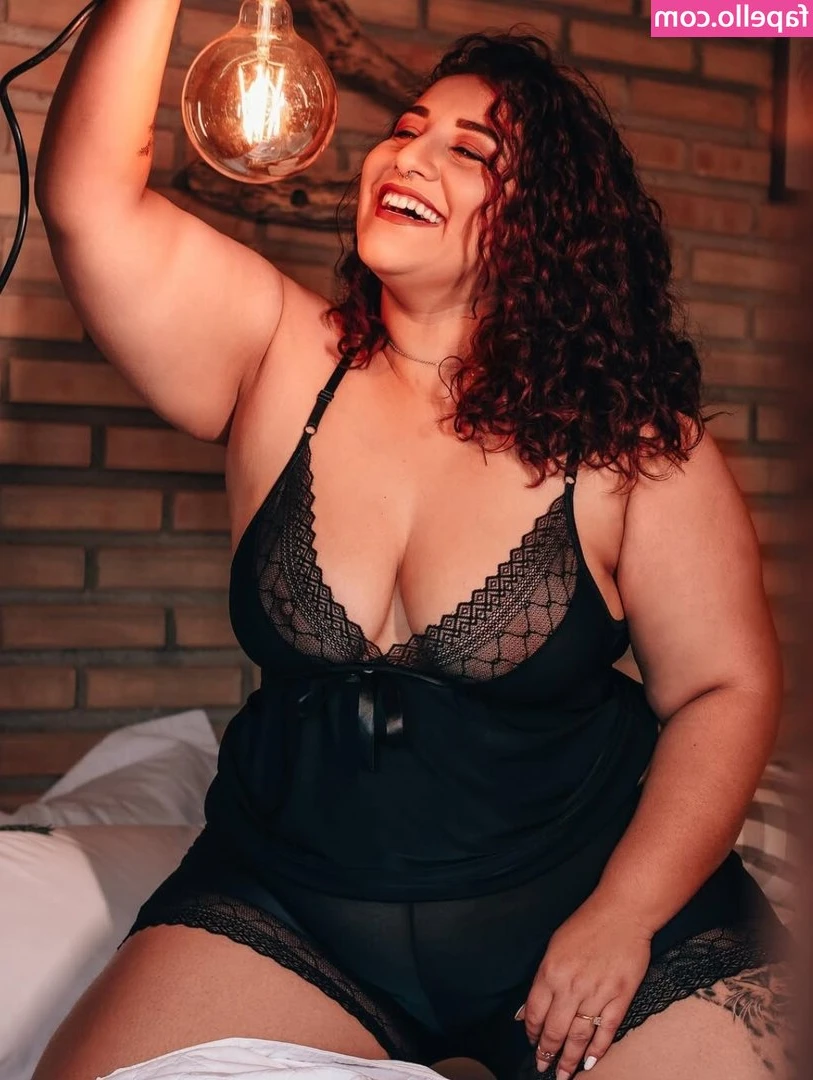 Jessica Reider [ jessica-reider ] - I finally got my hands on my very first fucking machine! I couldn't