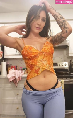 Luxlo [ luxlo-59 ] - No piercings today feels so weird