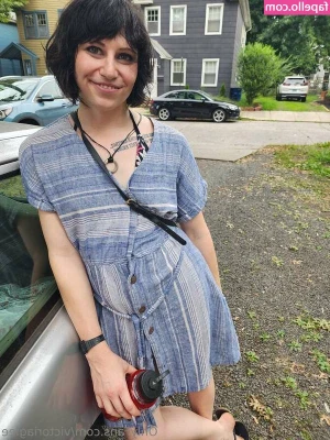 Victoria Glee [ victoria-glee ] - Sometimes you wanna get fucked against the counter and gotta take