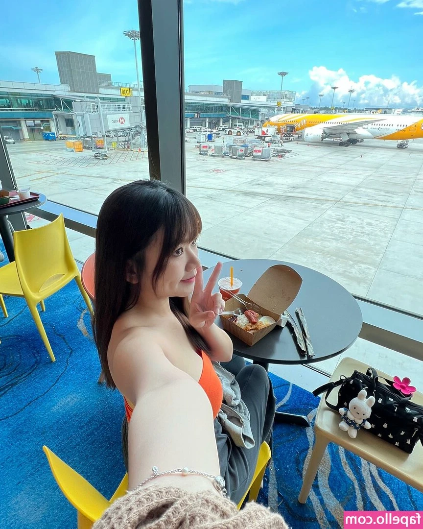 sherrng - I hate doing laundry   let s look at my feet together