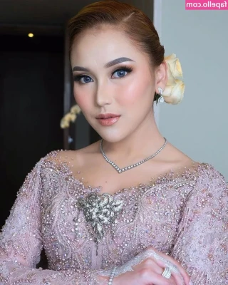 Ayu Ting Ting [ ayu-ting-ting ] - Live noooow boyyzzzz