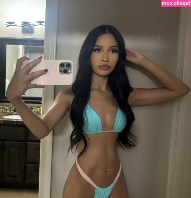 lilnatnat_ [ lilnatnat ] - Good morning, babe, with a nude from your little girlfriend 🌚