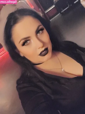 Ai Candii [ ai-candii ] - Estuve en una orgía 🤭 @maurifitness @nastacioxxx