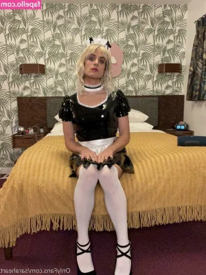 Sara June [ sara-june ] - I love games in bed. PLAY WITH ME?