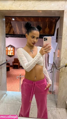 Chantal-Jale Kirman [ chantal-jale-kirman ] - Just a simple smile for a Saturday morning  Hope you have a great day