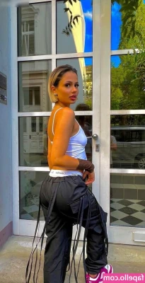 Chantal-Jale Kirman [ chantal-jale-kirman ] - Full view