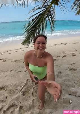 Iman.Sophiee [ iman-sophiee ] - Cual es tu fantasia navideña   What is your Christmas fantasy