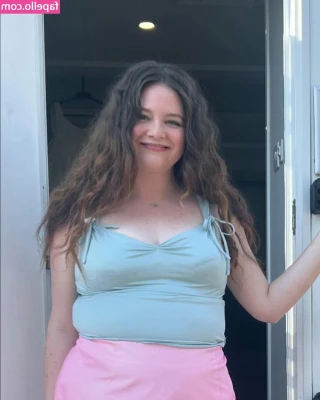 Megan Stalter [ megan-stalter ] - Taste the rainbow 🌈  For more pussy pics and a video make some