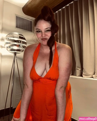 Megan Stalter [ megan-stalter ] - You know I had to get it wet 💦