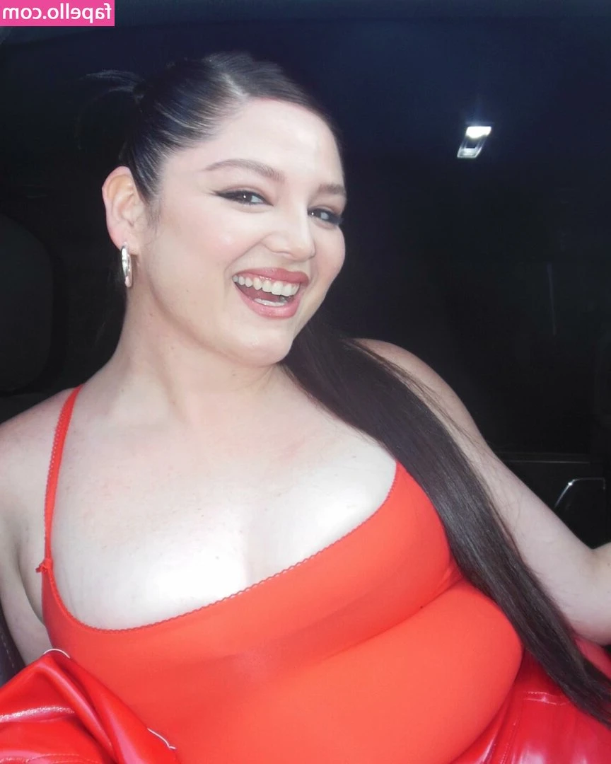 Megan Stalter [ megan-stalter ] - Are you on my Snapchat yet