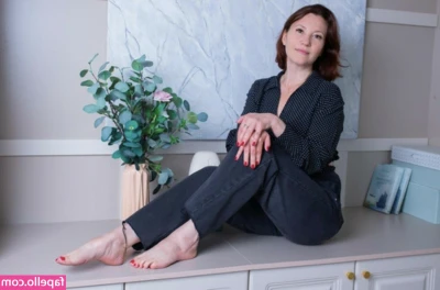 Aliceeshy - Wait until the end to see what I can do with my pinky toe