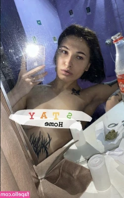 yadissya - Fotos van de film zien  stuur me