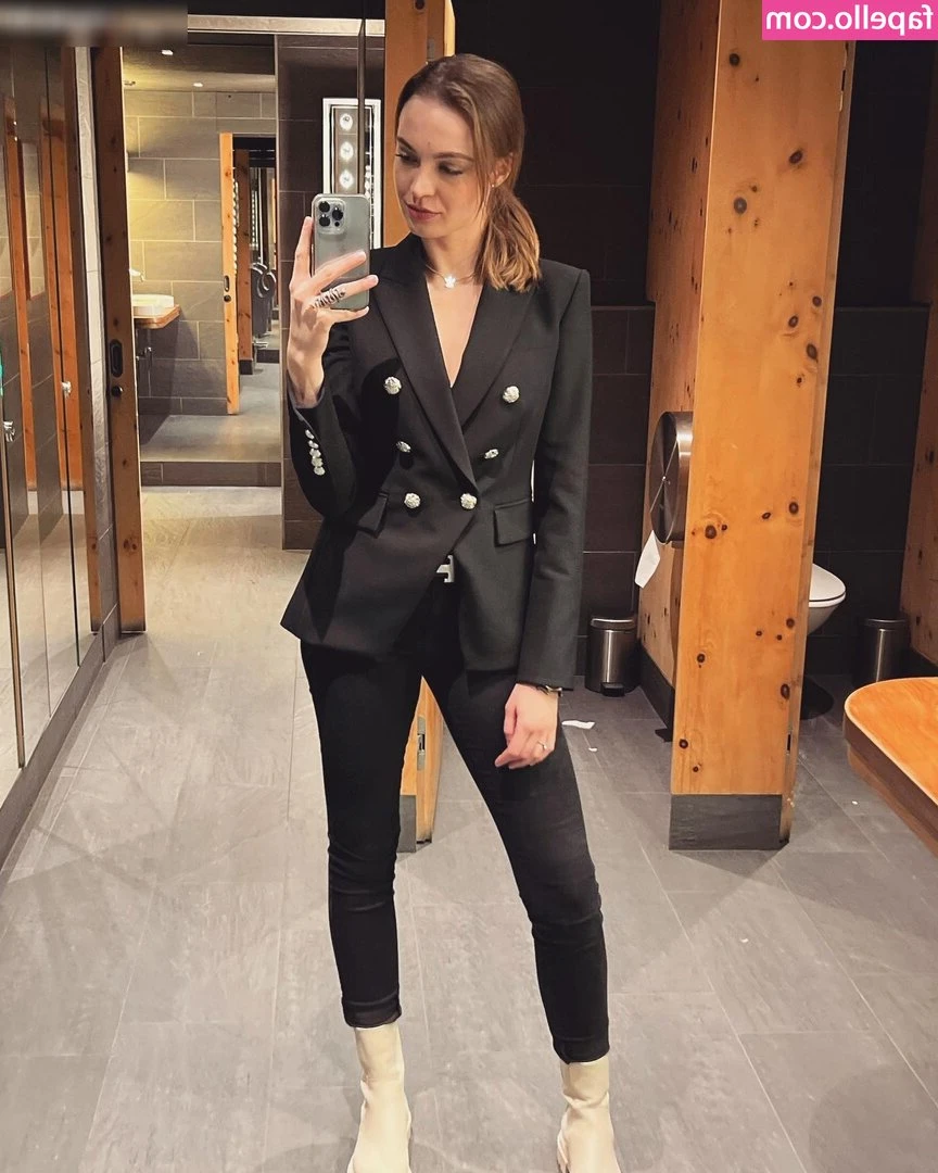 Zauberpony - Tip me  15 for the nude photo peeps