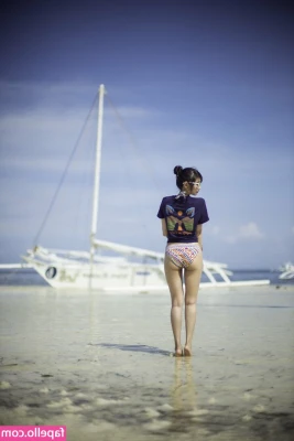 Alodia Gosiengfiao [ alodia-gosiengfiao ] - Lewd sexy red lingerie video  Backing up my ass into the camera 