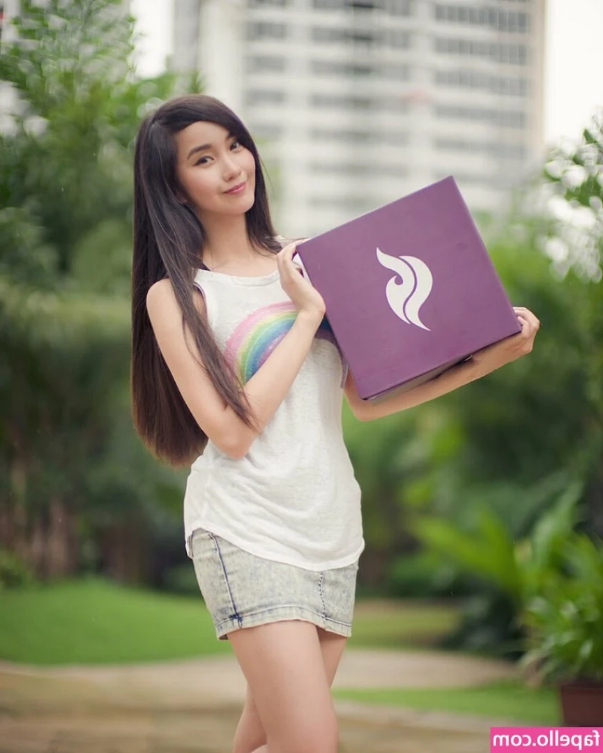 Alodia Gosiengfiao [ alodia-gosiengfiao ] - Is it hot in here   or is it just me