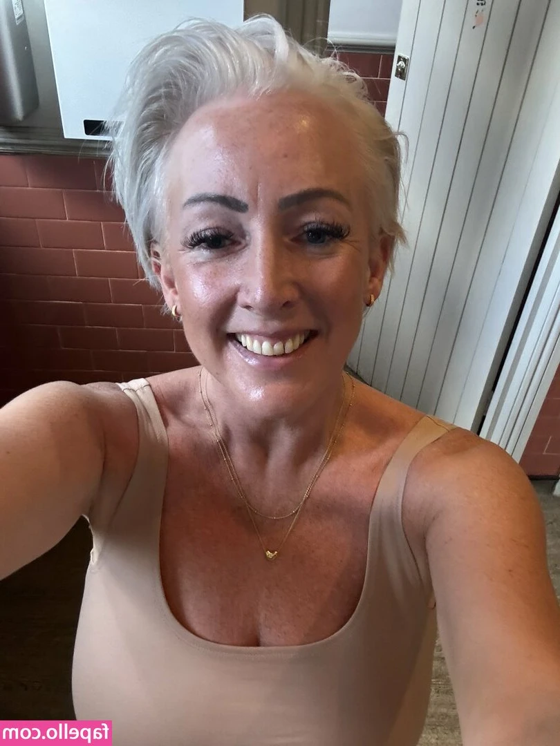 misstaffy - Hi 😃 How are you all doing?  I'll post the costume of a shrine