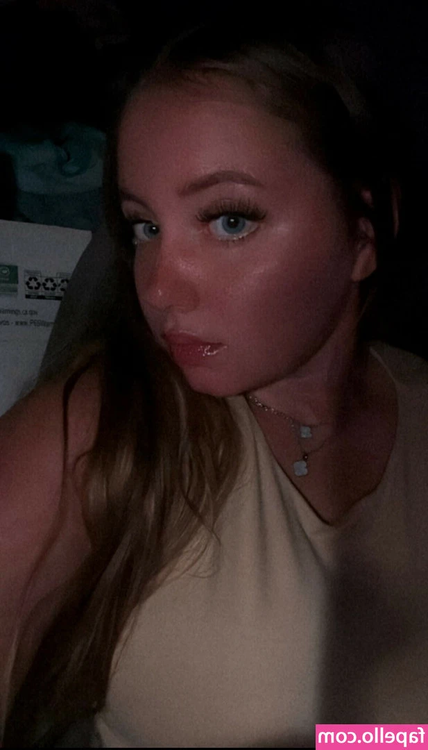 juicyst4r - Straight out of the shower and freshly shaved