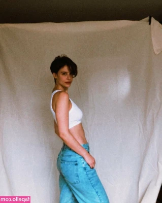 Stephanie Lourenço [ stephanie-lourenc-o ] - My face changing the more naughty things you say and the more you