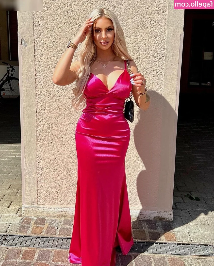 Jessica__cnr [ jessica-cnr ] - Shooting customs with  steffany montoya on Tuesday  Put in your order