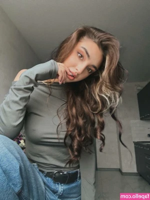 Mulankis - Lo que pasa en Medellín  se queda en Medellín   Les voy a contar un