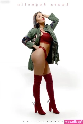 Laura Augustin [ laura-augustin ] - Do u wanna play with me...? 🥺