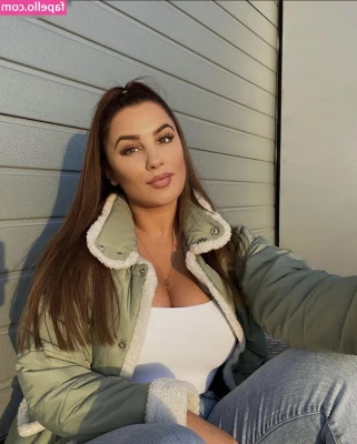 Laura Augustin [ laura-augustin ] - Love this black and white of @realteamjake and I