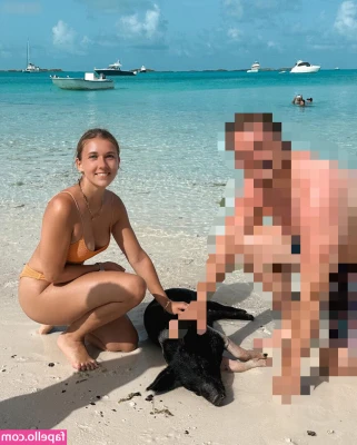 celinaa_marie [ celinaa-marie ] - We don’t like the water but we wanna play at the beach 🏝