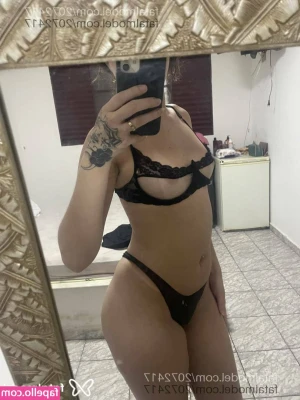 branquinha_do_balao70 [ branquinha-do-balao70 ] - Showing off my cute curves