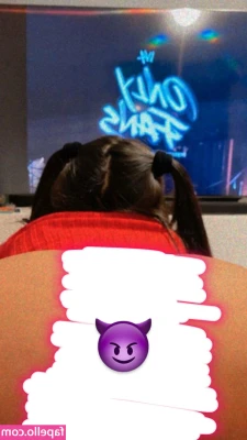 laalemonzz - I bet that cock of yours is throbbing right now in your pants 😈