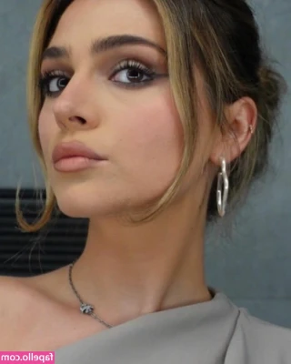 Jessy Hartel [ jessy-hartel ] - I might've gotten a little lonely working from home today and has a