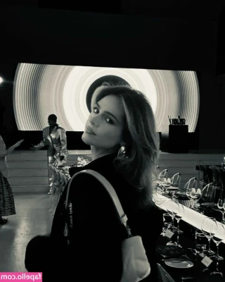 Jessy Hartel [ jessy-hartel ] - making this town mine tonight 👅