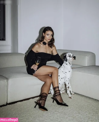 Helen Aurica [ helen-aurica ] - Will you be my Valentine? 🌹 Check your DMs if you'd like to be my