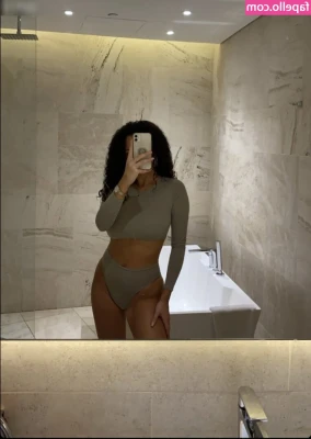 Fatmalocke - Hmmmm, maybe I need to turn round and have a proper look? 😏