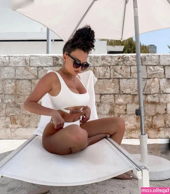 Fatmalocke - Latex shorts