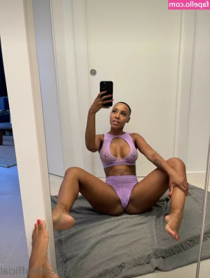 Noemilk - On a scale from $5-$50 how bad do you want to fuck me