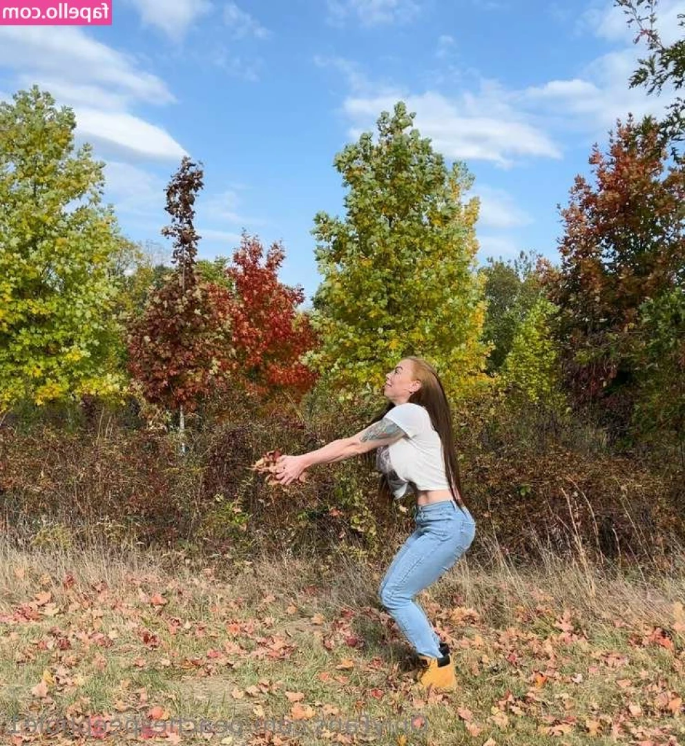 Peachespeephole - Feeling cheeky 😜 would you leave the lingerie on or would you take