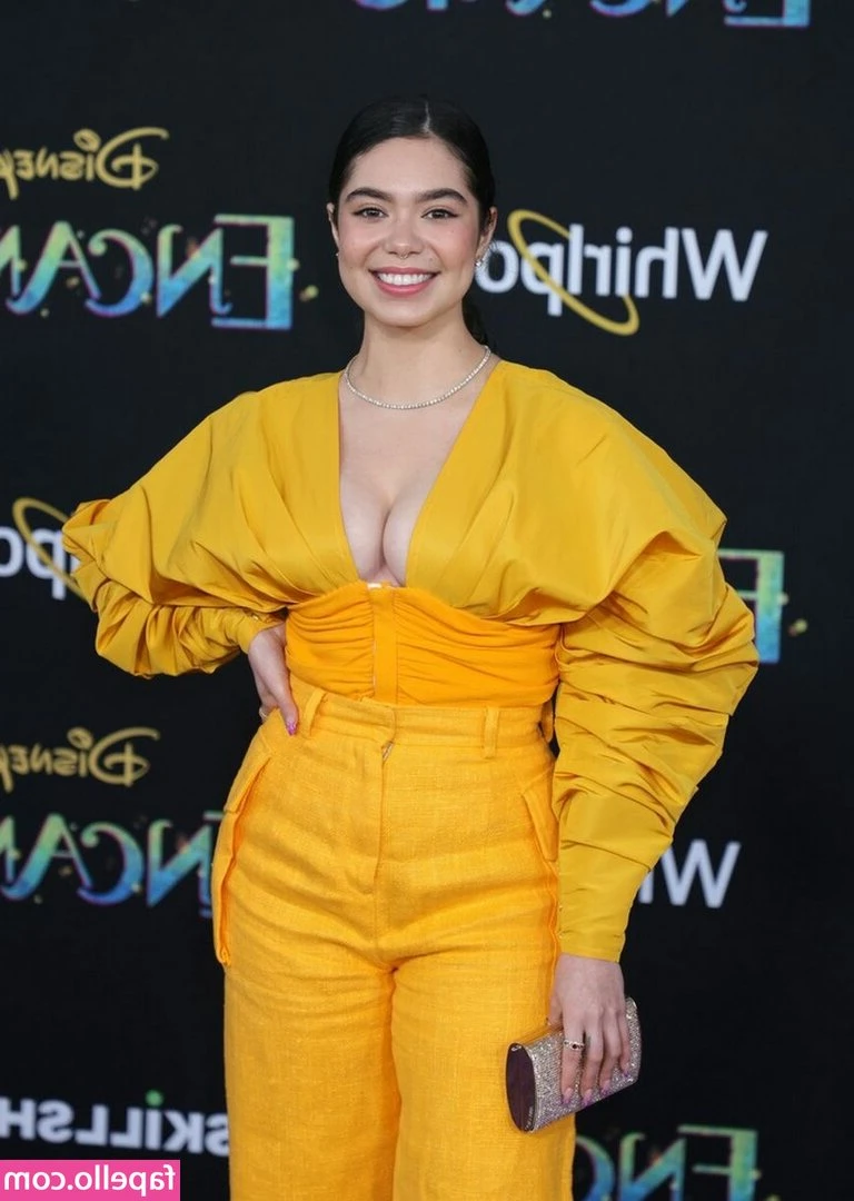 cravalho - Come check out the mess Mommy's made already, waiting on you!😈