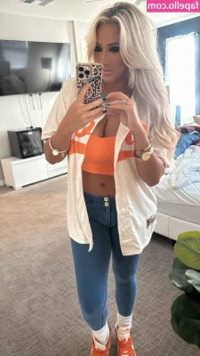 Sara Cheek [ sara-cheek-2 ] - Bit too arty?