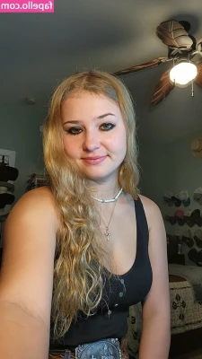 Alyssa Capp [ alyssa-capp ] - I still exist I swear! I’ll get to your messages soon, thanks for