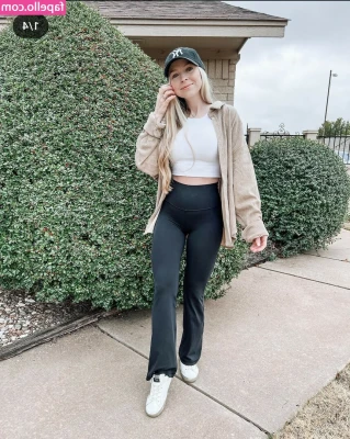 Kaylee Dudley [ kaylee-dudley ] - The size of my room. 😩 This is the only narrow space where I can