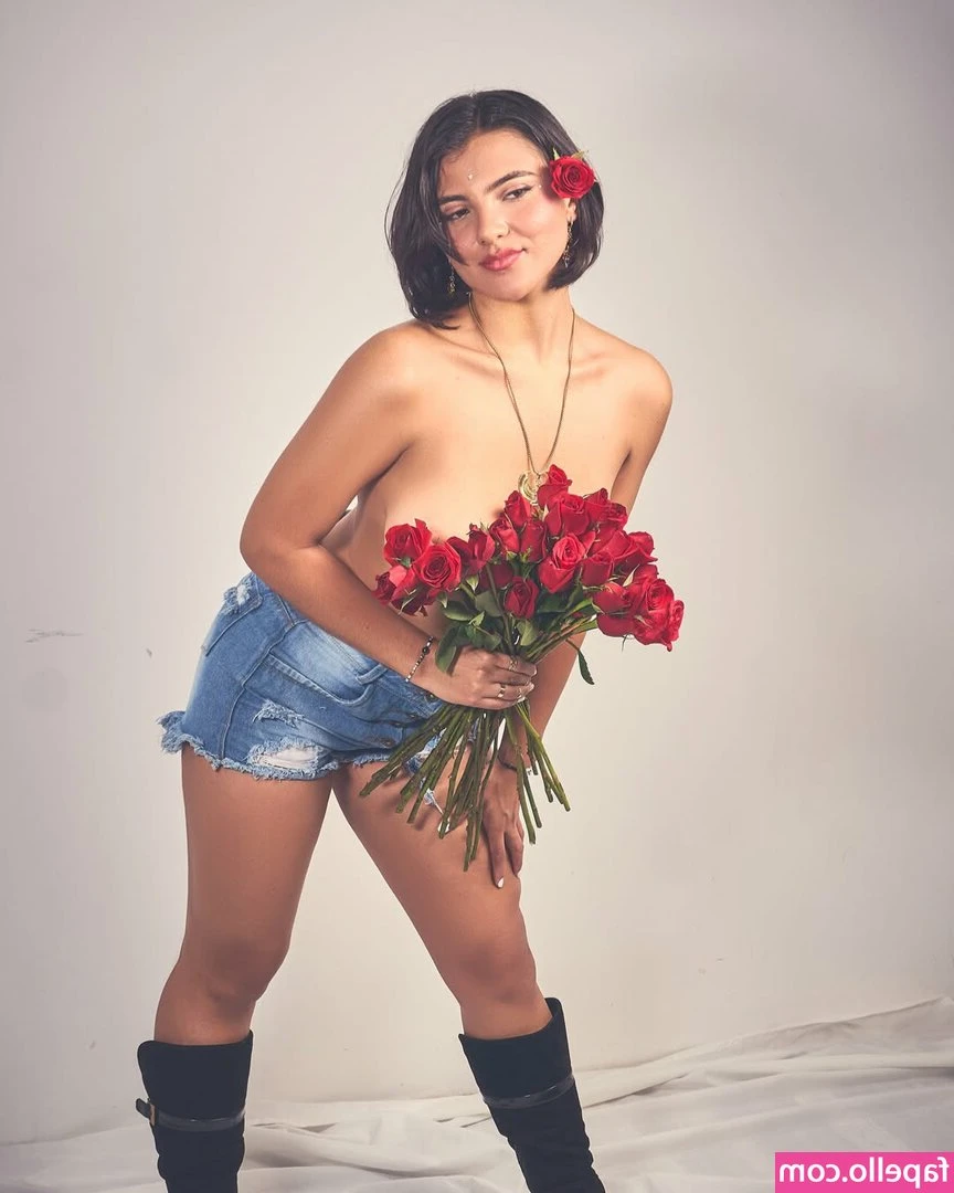 Emmiily_z [ emmiily-z ] - Come eat it baby 😘