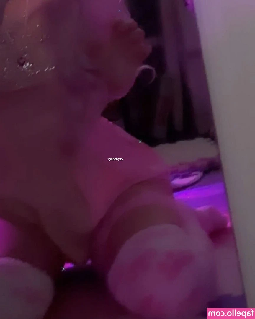 urdressupdoll - rise n shine babes ☀️ hope u have a great day 🥺