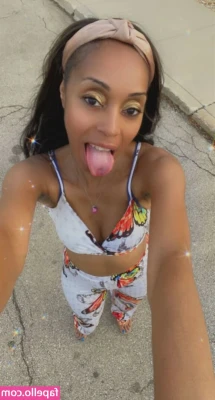 Kpassion - Video preview: 🐿 stripping naked while trying on 5 of my honey