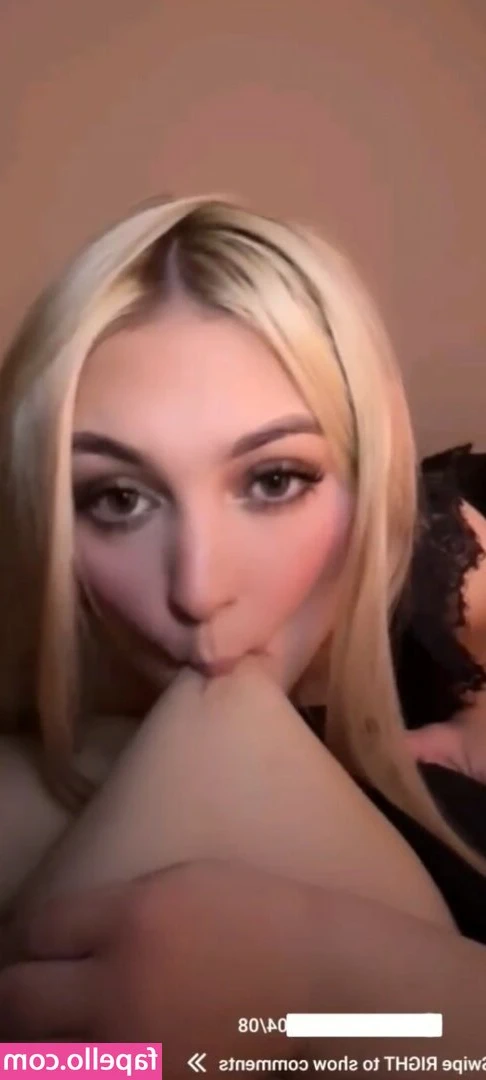 Alexisme123 - Hmmmm, maybe I need to turn round and have a proper look? 😏