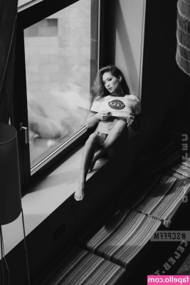 Dicapria [ dicapria-1 ] - Easy baby, I know you wanna take a bite! 😈🤤