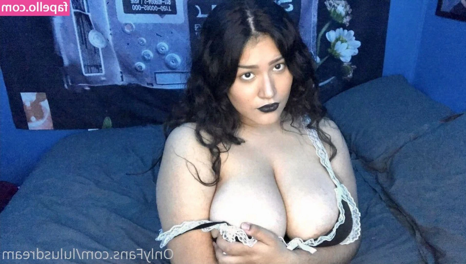 lulusdream [ lulusdream-2 ] - Do you think I have panties on?