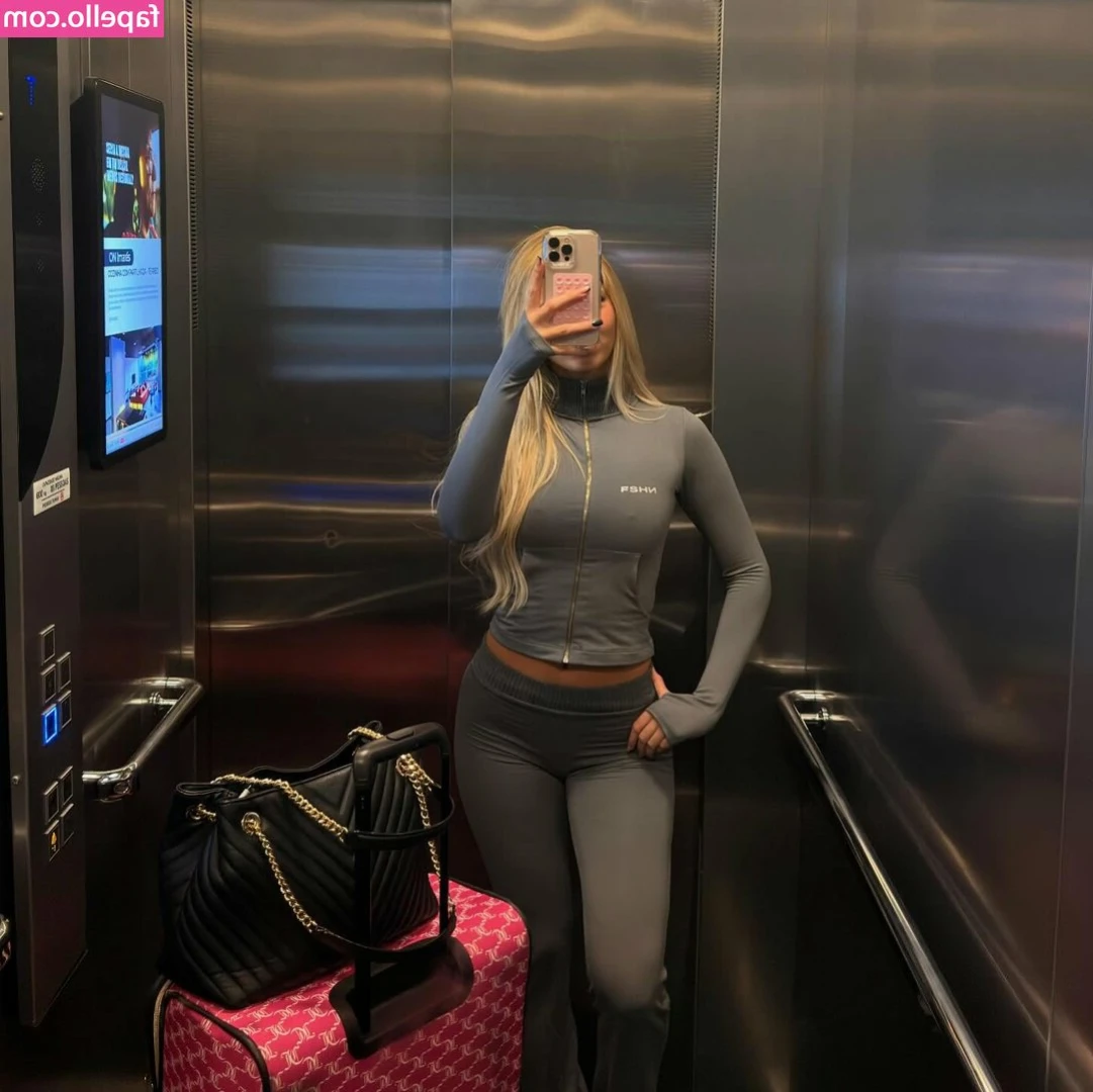 luiza.pereirac [ luiza-pereirac ] - Unedited raw 4k 60fps footage for an upcoming giant/macrophilia vid.